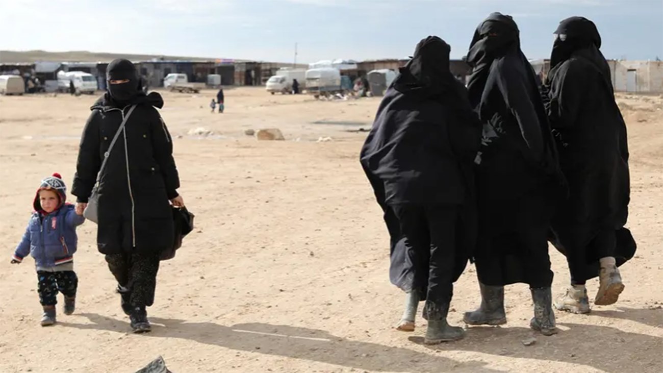 عراق راگەیان: ئسپانیا 15 ژن و مناڵ لە کەسوکارەیل داعش کامپ هوول لە سوریا وەرگردیە