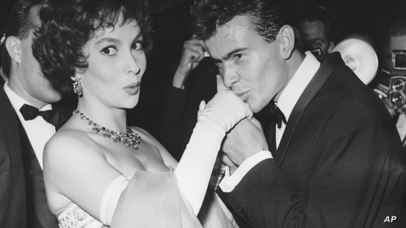 رحيل ايقونة السينما الايطالية عن عمر 95 عاما