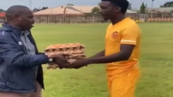 جائزة رجل المباراة 5 طبقات بيض في الدوري الزامبي.. صور