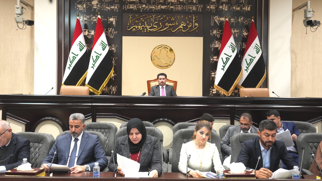 البرلمان العراقي يؤجل اختيار رؤساء لجانه ويوزع 80 نائباً على عضويتها