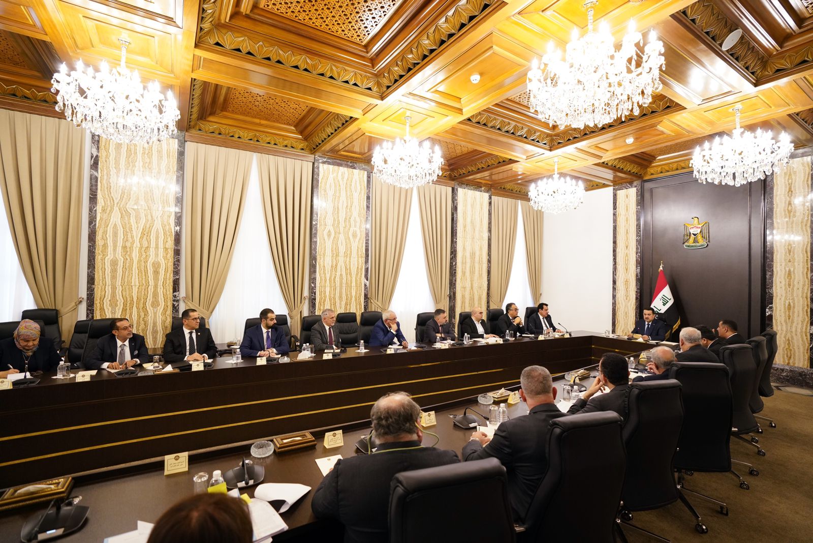 Al-Sudani meets with the federation of Iraq's commerce chamers to address currency fluctuation