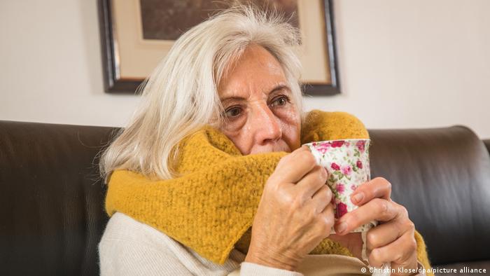 خمسة أسباب وراء تزايد برودة الجسم مع زحف الشيخوخة