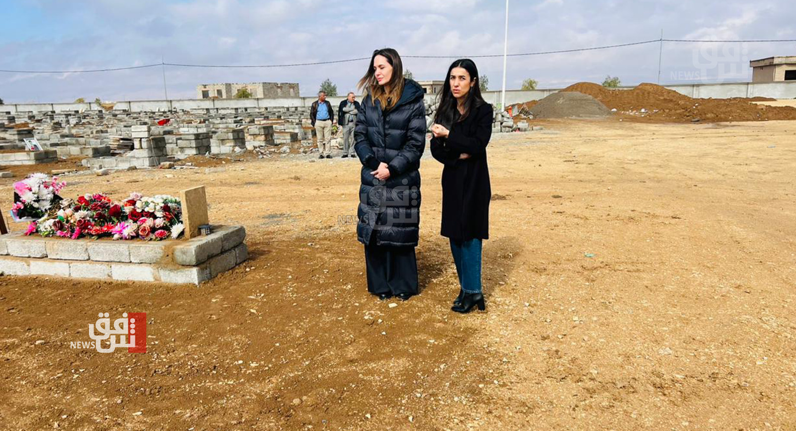 انجلينا جولي ونادية مراد والسفير الفرنسي يزورون قرية "كوجو" في سنجار