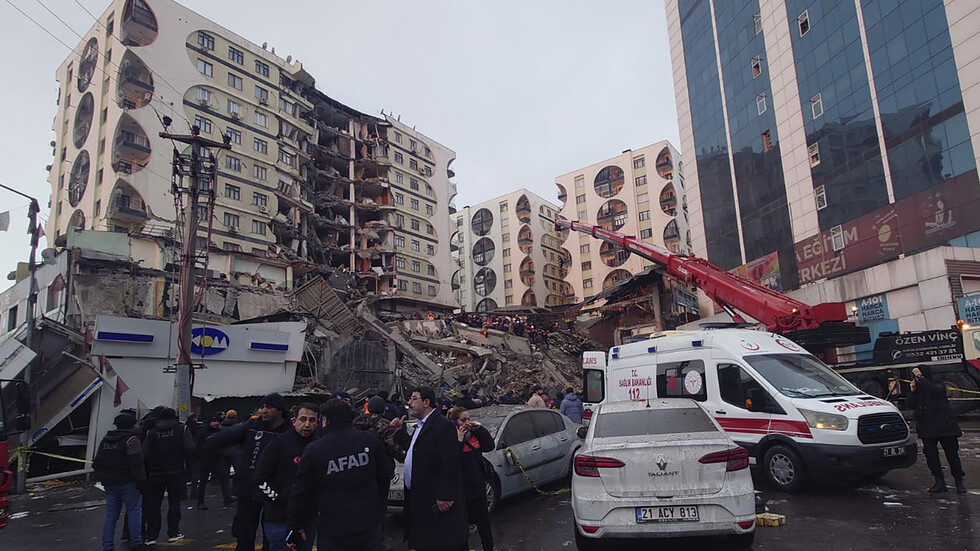 العراق يخصص مدرسة لإقامة رعاياه ممن دمرت منازلهم في عنتاب التركية