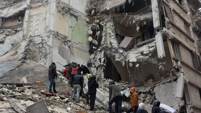 ارتفاع ضحايا الزلزال في سوريا ونداء استغاثة وسط هزات جديدة