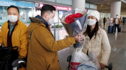 عالم صيني يدعو العالم للهدوء: لا توجد متحورات جديدة لكورونا