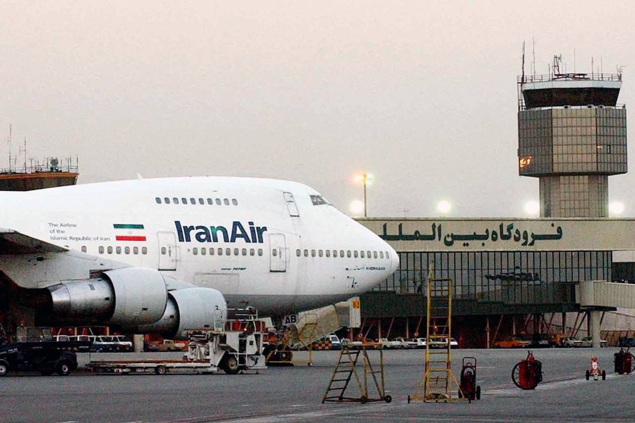 عراقيون عالقون بمطار خميني في ايران منذ أكثر من 10 ساعات