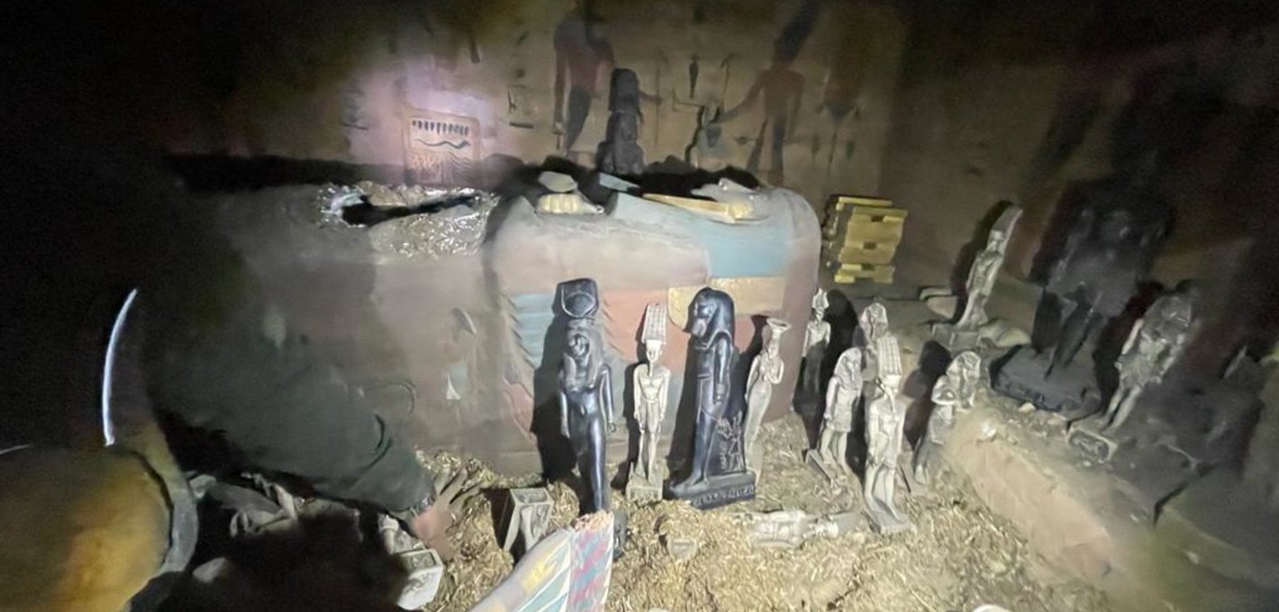العثور على مقبرة فرعونية "مزورة" للاحتيال على المتاجرين بالآثار
