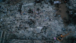 زلزال الشرق الأوسط يواصل حصد الأرواح ويرفع الحصيلة إلى أكثر من 48 ألفاً