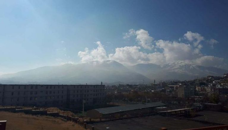 انفجار "مروع" في كوردستان ايران والسلطات: ناجم عن تدمير ذخيرة