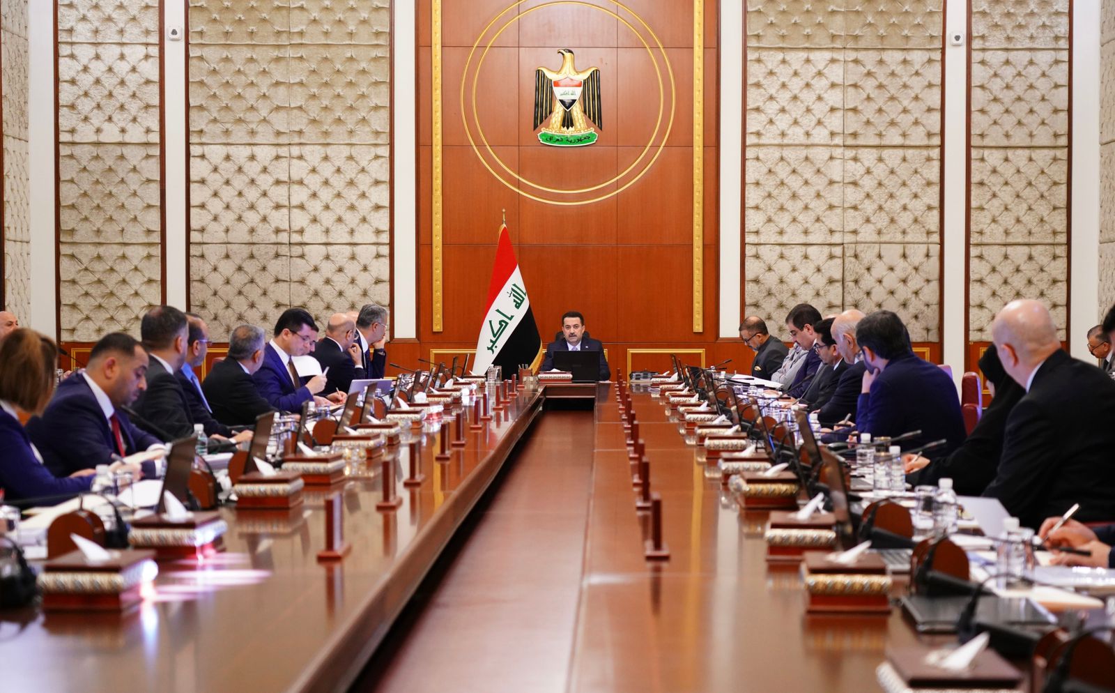 السوداني ينتقد عمل المسؤولين في حكومته: من يشعر بالتهديد فأنا موجود