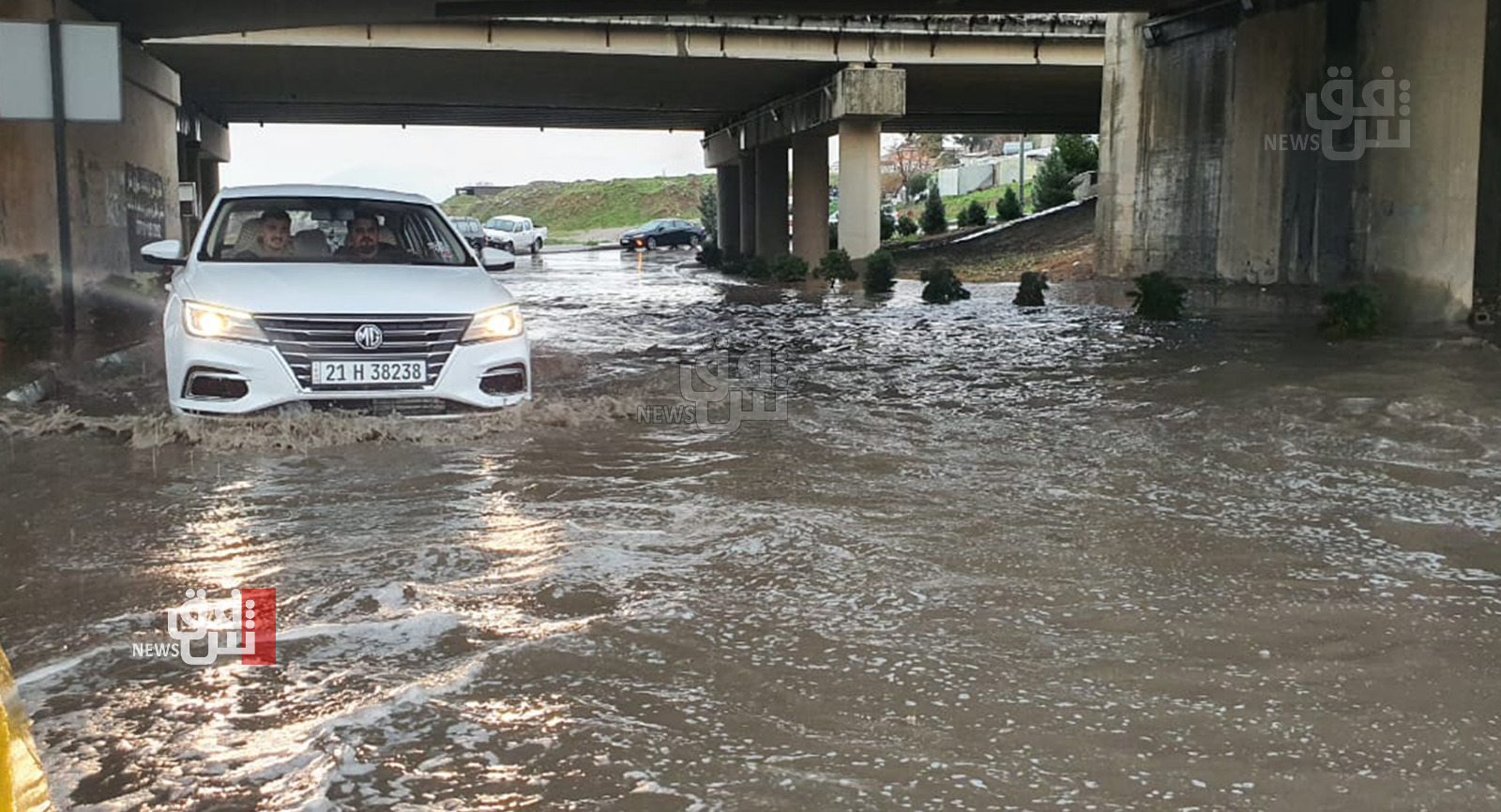 بلدية السليمانية تستنفر طاقتها لمعالجة غرق الشوارع (صور)