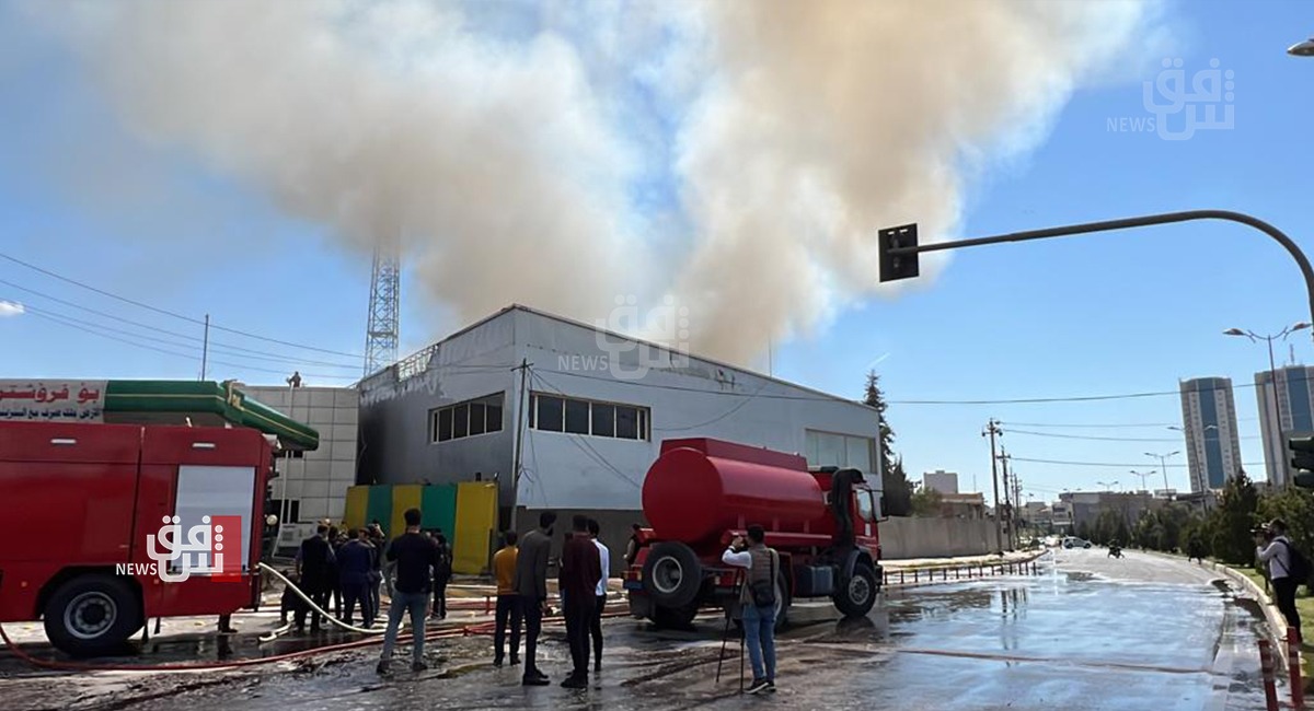 اندلاع حريق كبير داخل مكتب قناة فضائية في اربيل .. صور