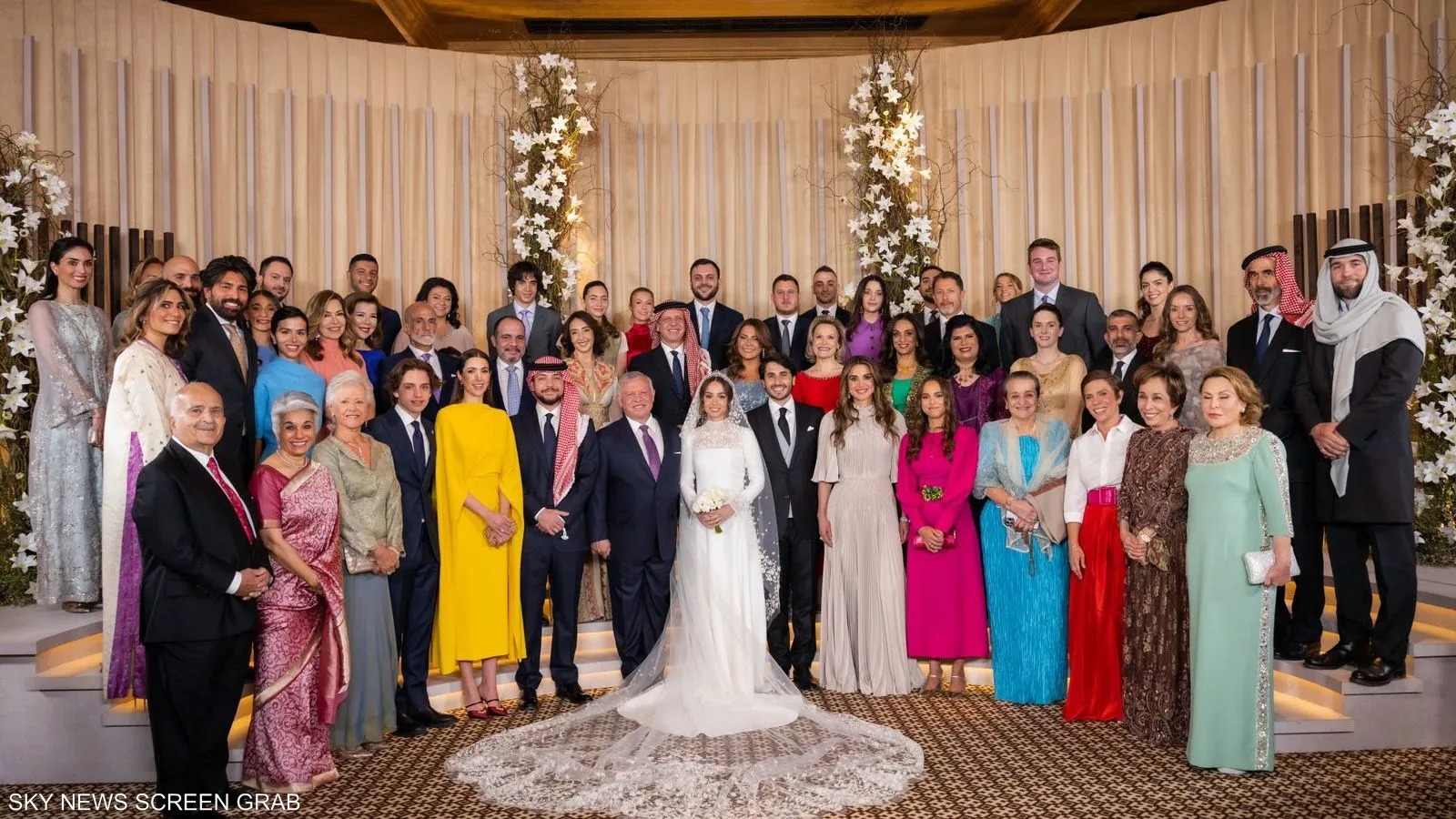صور.. حفل زفاف في القصر الملكي الأردني اتسم بالبساطة والجمال