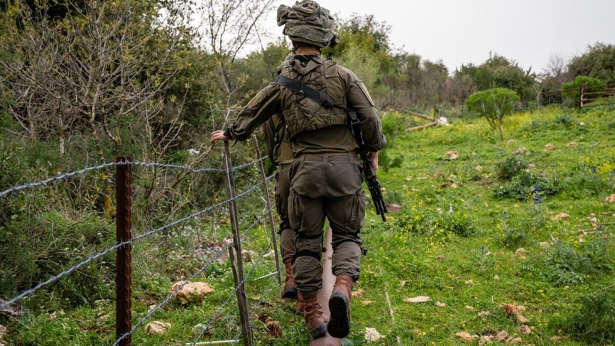 Israel kills suspected Hezbollahlinked attacker wearing an explosive belt on Lebanon border