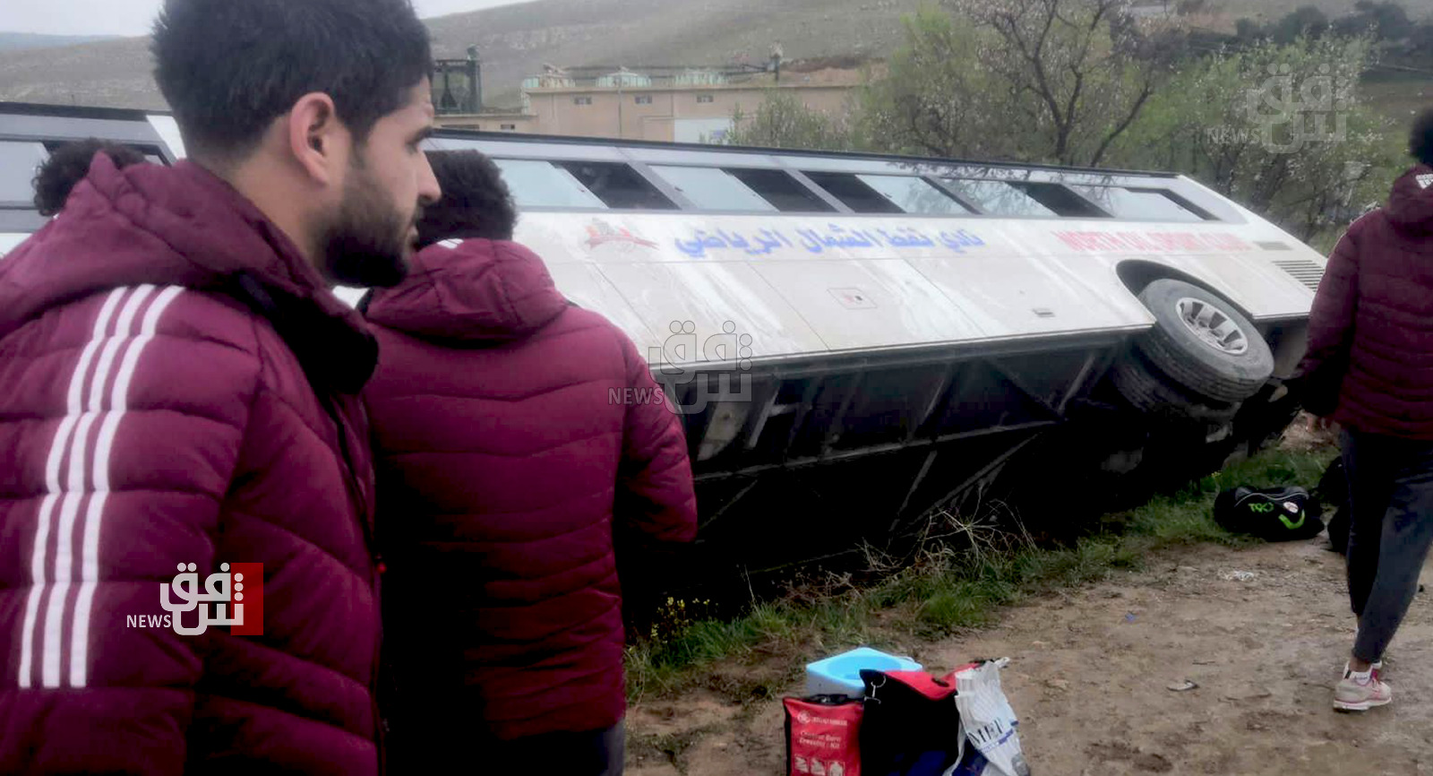 انقلاب حافلة تقل فريق كرة قدم في كوردستان.. صور