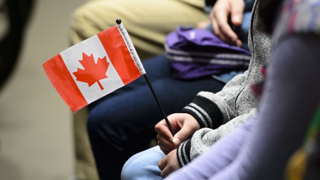 كندا تتخذ إجراءات تخص إقامة السوريين والأتراك على أراضيها