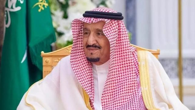 العاهل السعودي يوجه دعوة رسمية للرئيس الايراني لزيارة الرياض والأخير يرحب