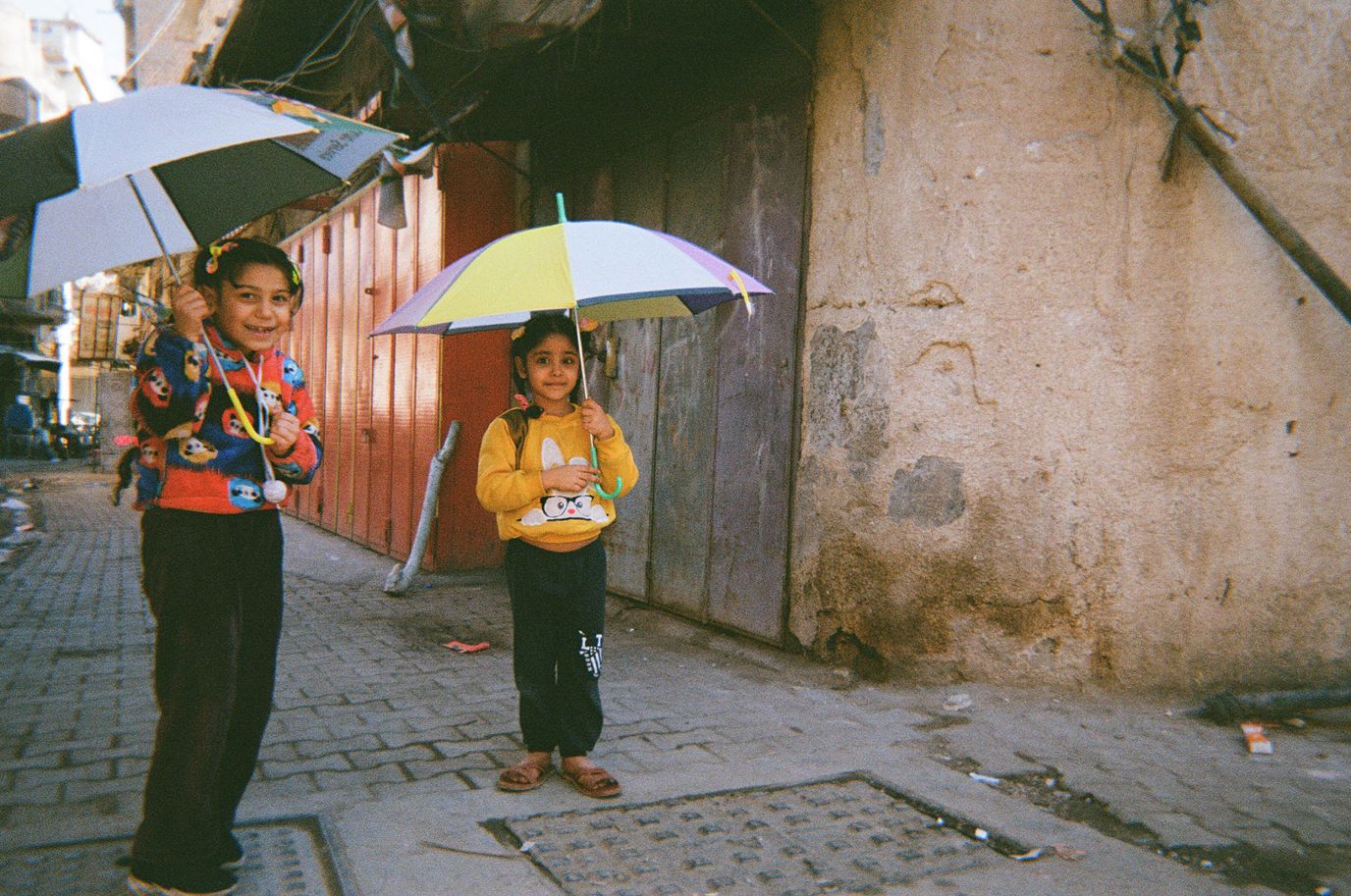 عراقيون يرسمون بكاميراتهم صورا عن رؤيتهم لبلدهم (صور)