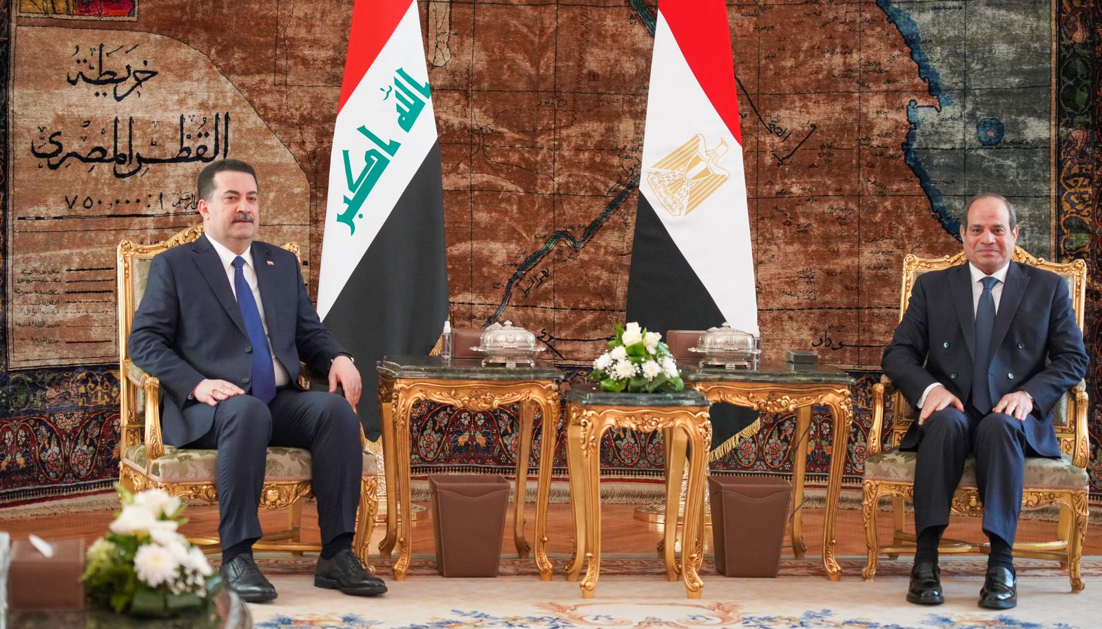 Iraqs premier holds a phone call with the Egyptian president