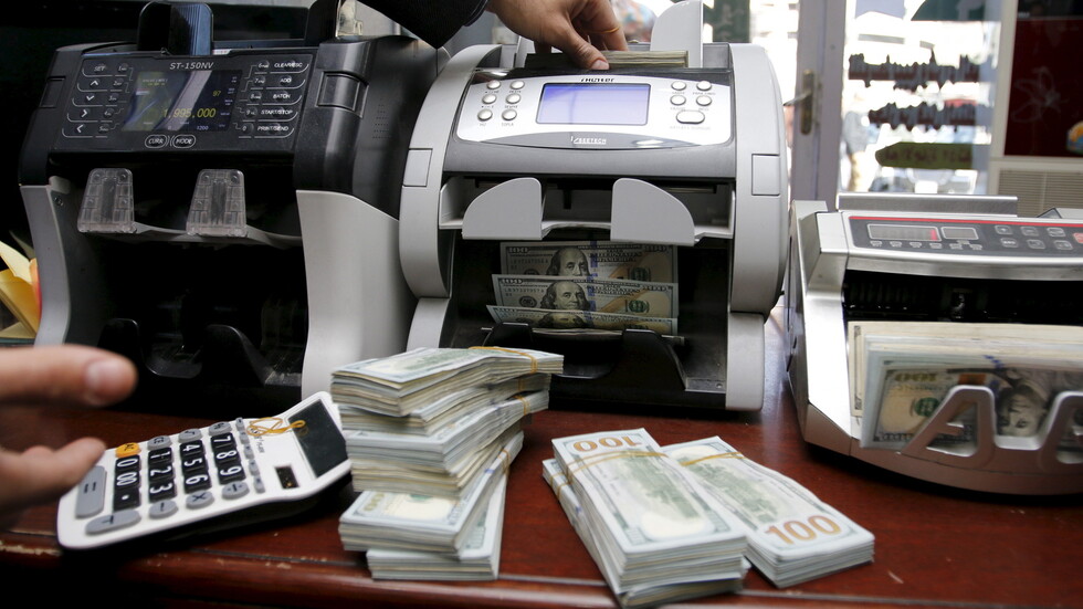 انخفاض أسعار الدولار في بغداد واربيل