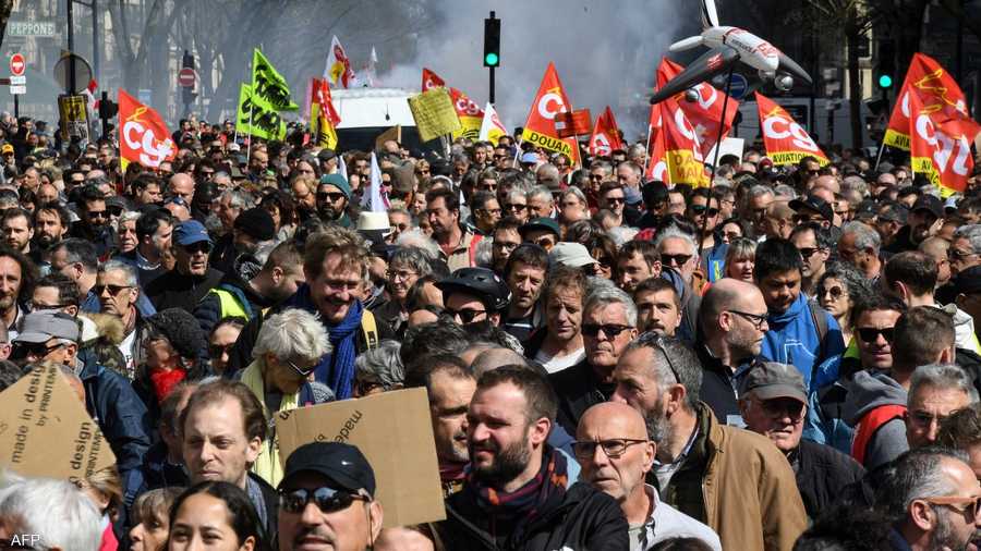 استنفار أمني في شوارع فرنسا والحكومة ترفض مطالب النقابات