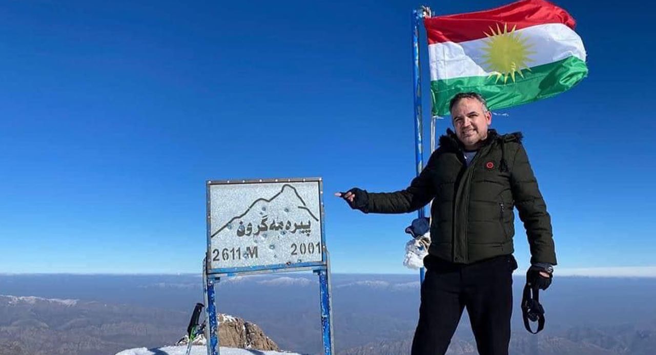 مەوقەی توومارکردن بەرنامەیگ تەلەفزیۆنی.. کەفتن وەینەگریگ لە بان کویەیگ لە سلێمانی