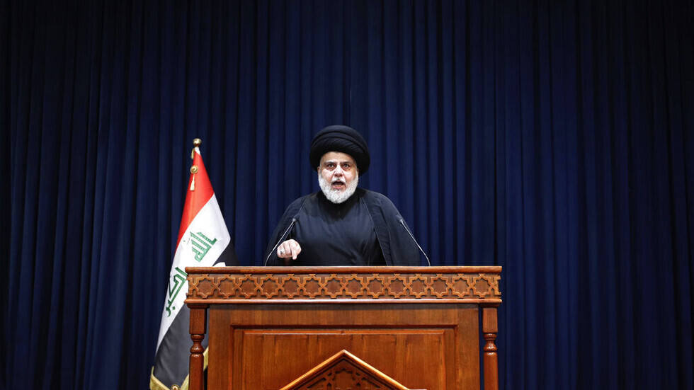 Al-Sadr Freezes His Political Movement for One Year