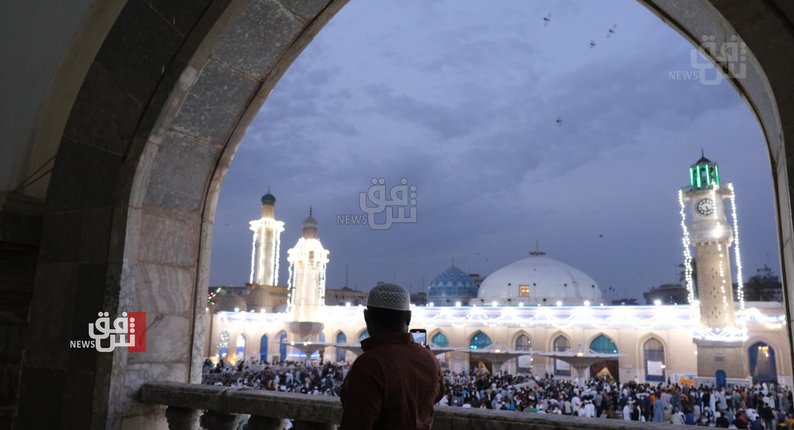 عيد الفطر ببغداد.. صلاة وزيارة المقابر وإنهاء الصيام بالكاهي والقيمر (صور)