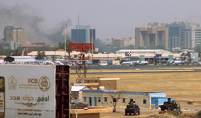 إجلاء الدبلوماسيين الأمريكيين من السودان وغلق السفارة في الخرطوم