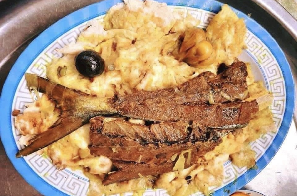 "المسموطة".. أكلة سومرية تتسيد موائد البصريين أيام العيد (صور)