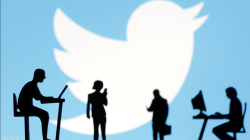 "تويتر" يعيد العلامة الزرقاء لمستخدمين رحلوا عن عالمنا