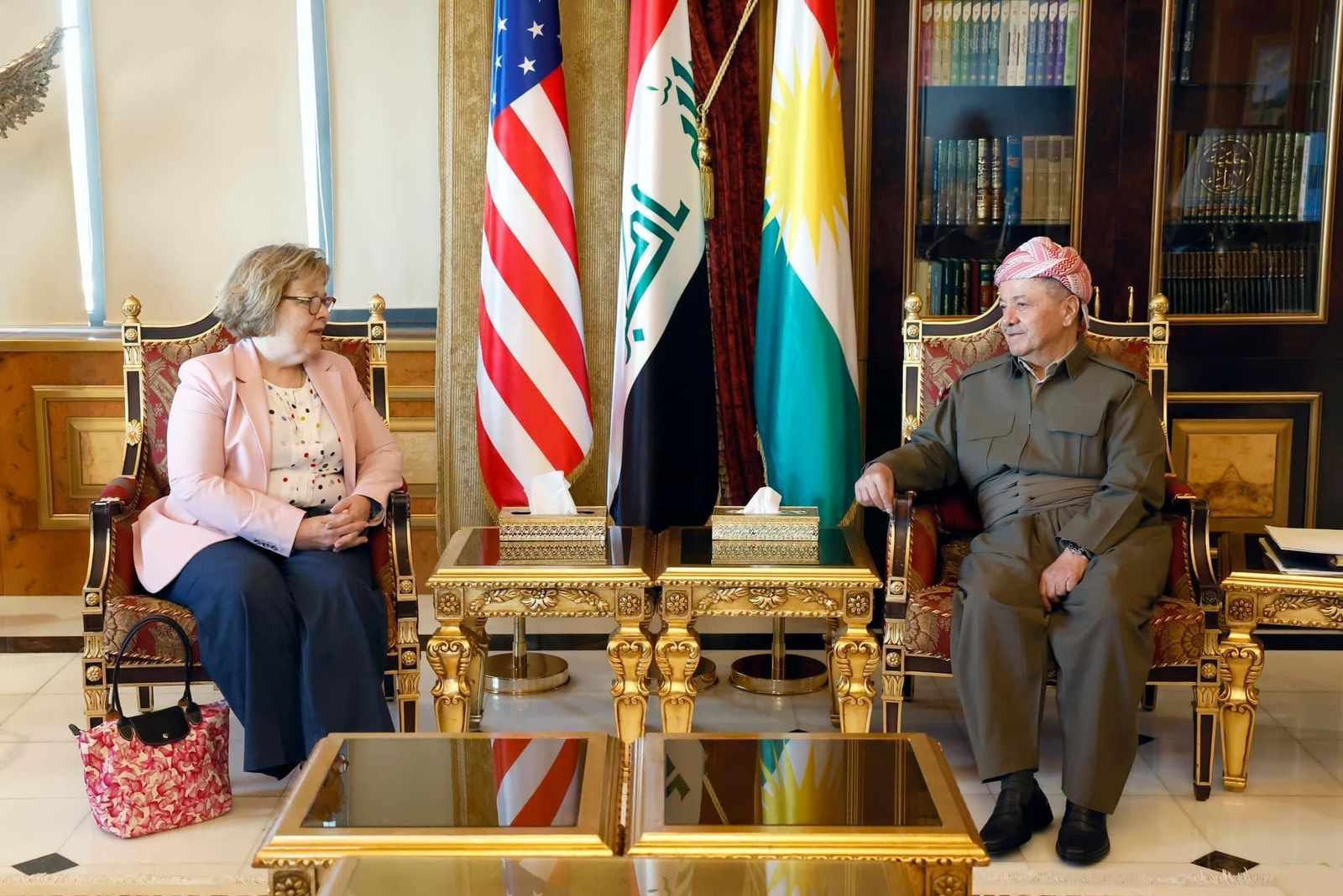 بارزاني يبحث مع مسؤولة أمريكية رفيعة العلاقات بين بغداد وأربيل و"إيجابية" خطوات الحكومة