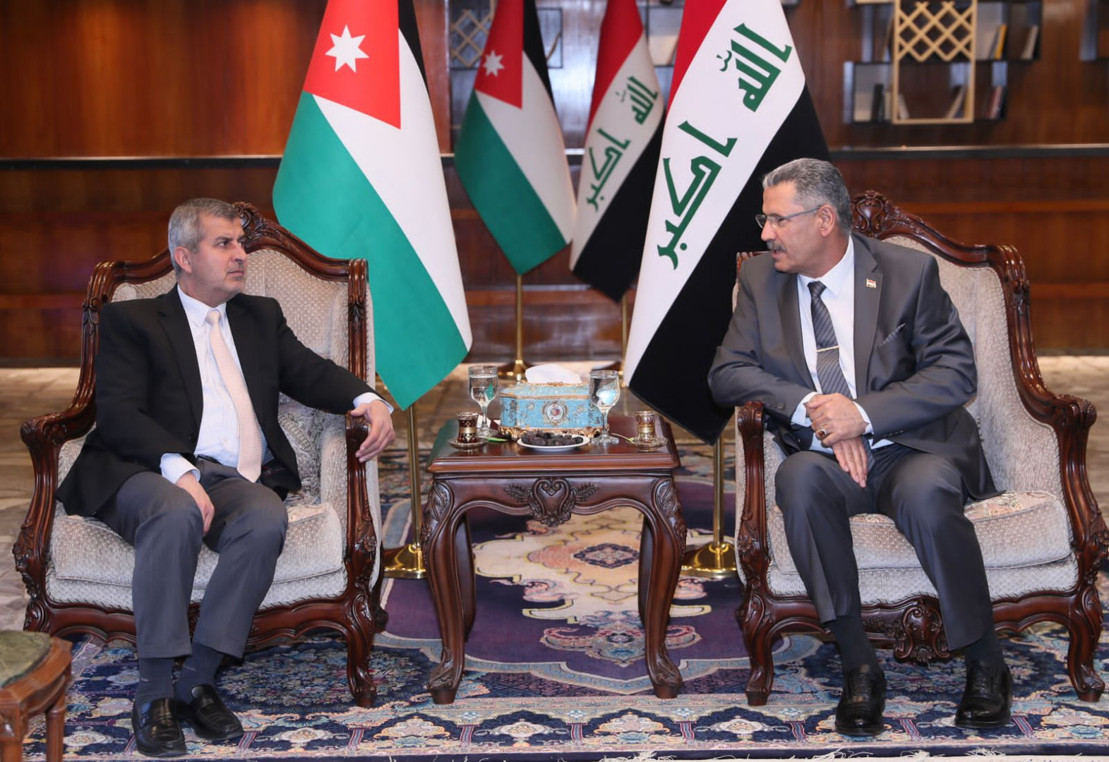 العراق يجدد عقد تصدير 10 آلاف برميل من النفط يوميا إلى الأردن