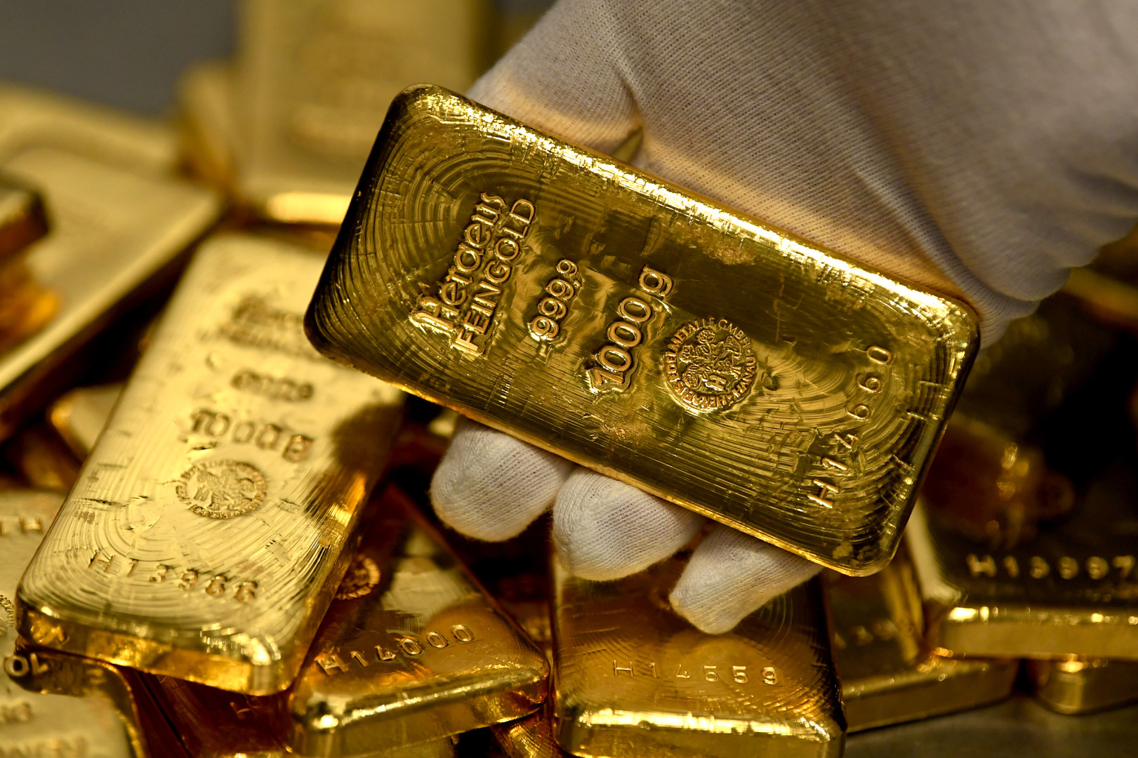 العراق يرفع حيازته من الذهب بشراء أكثر من طنين من المعدن الأصفر