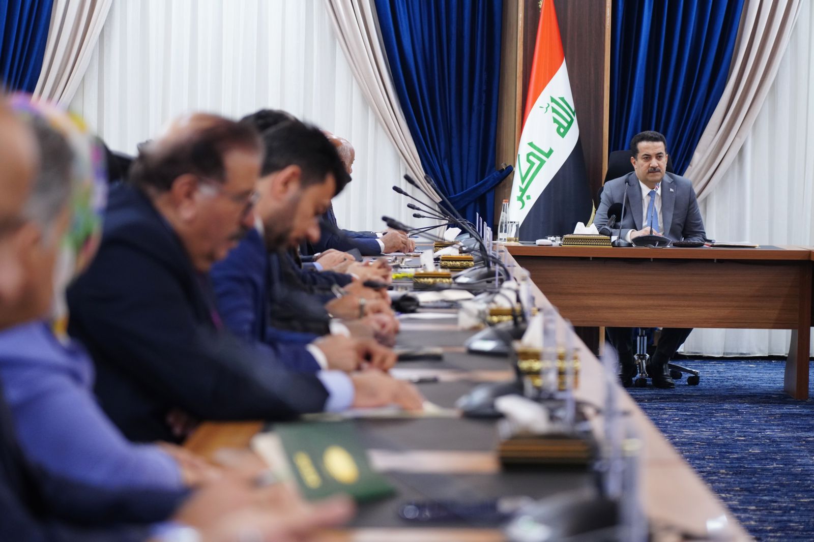 السوداني: على المحافظات وضع مشاريع البنى التحتية عند رأس أولوياتها