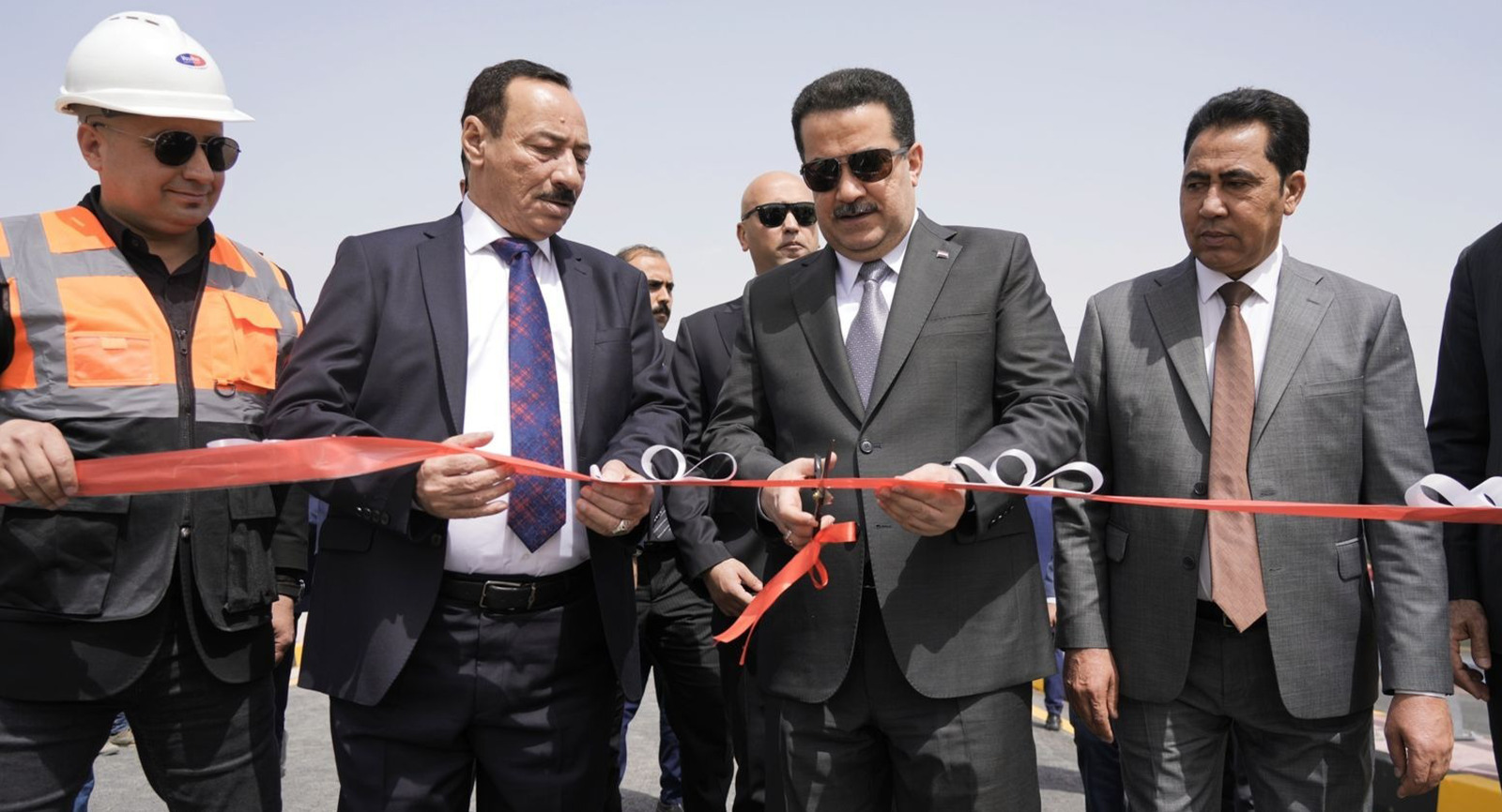 السوداني يفتتح جسرين حيويين في الموصل ويؤكد حرص حكومته على إنجاز المشاريع الخدمية