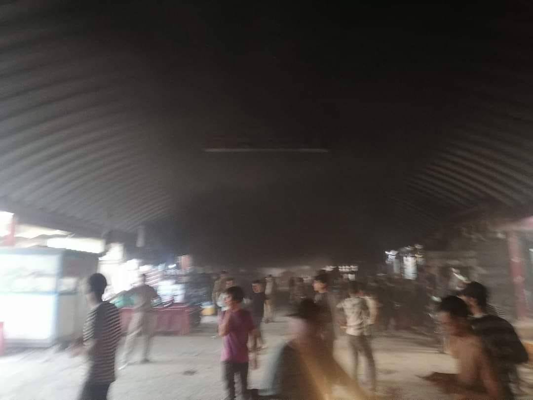 صور.. اندلاع حريق في سوق الحي بواسط