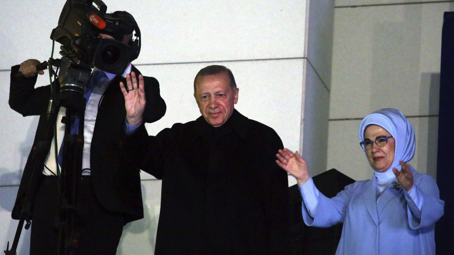 أردوغان ينجح في أكبر اختبار بحياته السياسية ومخاوف من "تصعيد" على مناوئيه