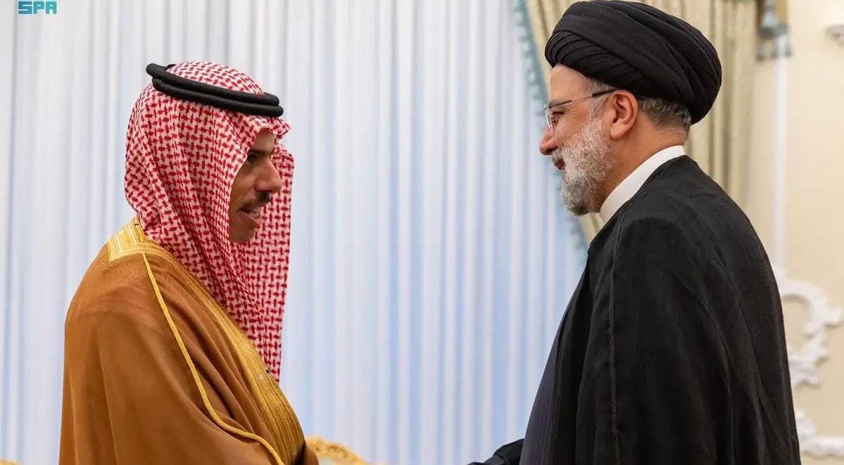Iranian President, Saudi Foreign Minister Discuss Regional and International Developments