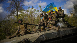 أسير أوكراني يقول إن عسكريين أمريكيين وبولنديين يقودون قوات بلاده
