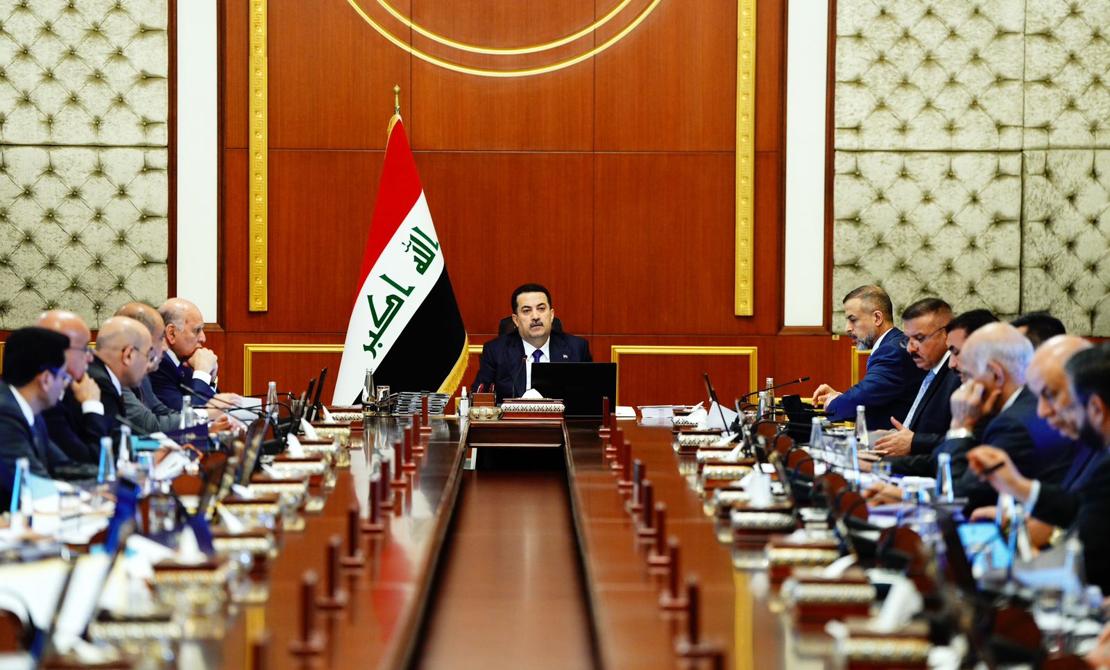 Disclosure of the Iraqi governments plan to fill a budget deficit exceeding 64 trillion dinars