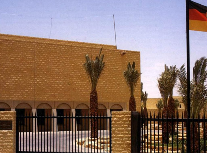 السفارة الألمانية في العراق تعلق منح تأشيرات الدخول إلى بلادها