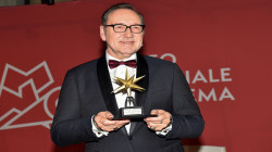 في لندن.. محاكمة نجم سينمائي عالمي بتهمة "اغتصاب رجال"