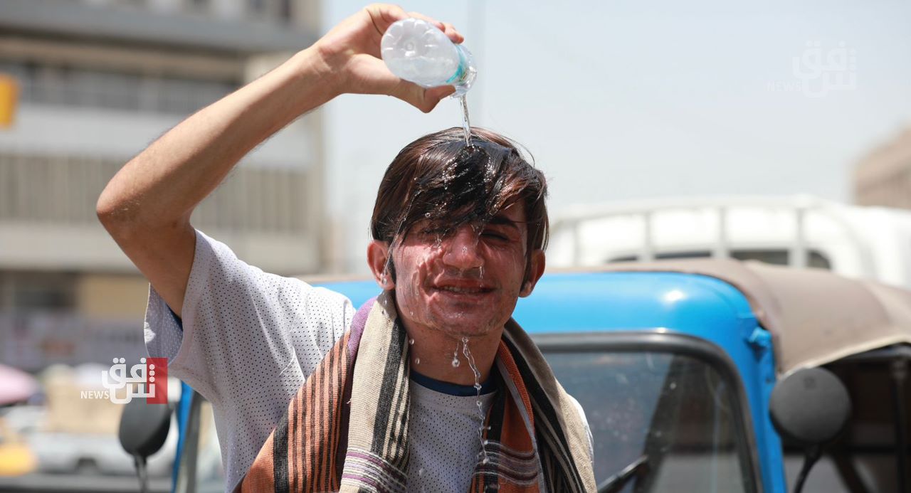 كتلة هوائية تخفف على العراقيين لهيب الصيف
