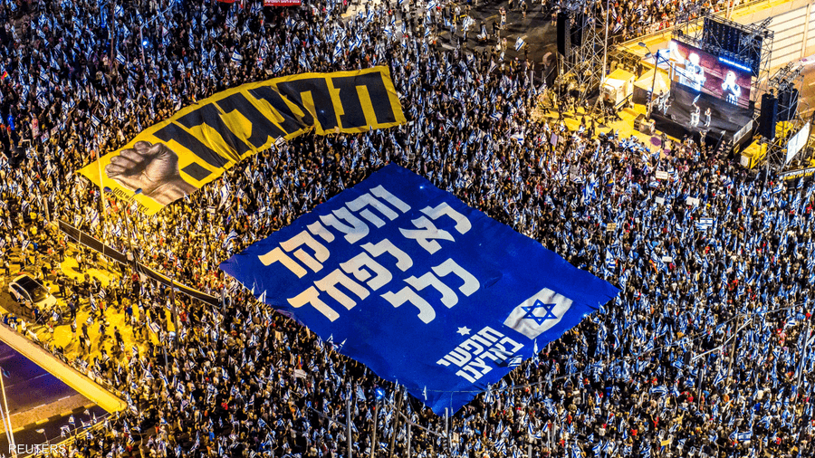 للأسبوع الـ27 على التوالي.. آلاف الإسرائيليّين يواصلون تظاهراتهم قبيل تصويت مهم