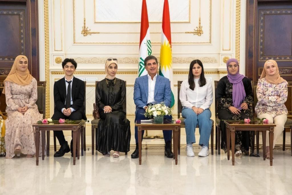 Barzani announces scholarships for higher education