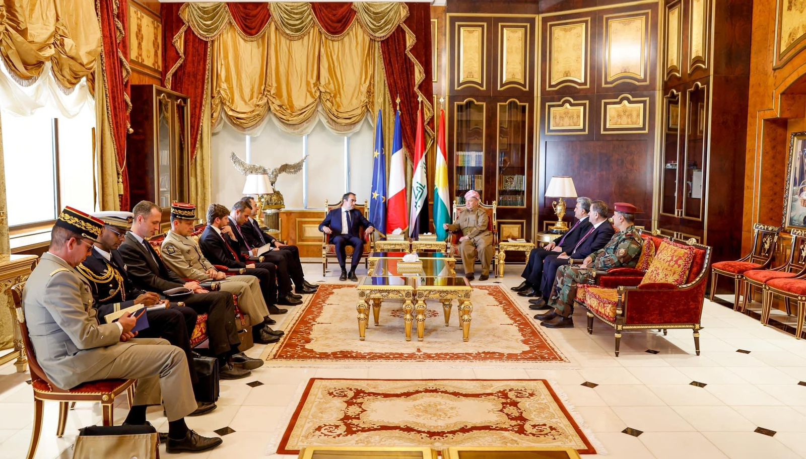 اجتماع يجمع مسعود بارزاني ووزير الجيوش الفرنسية في اربيل