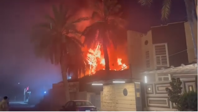 النيران تلتهم قناة تلفزيونية وسط بغداد (فيديو)