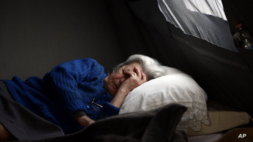 دراسة تكشف عن علاقة بين الوحدة والنوم